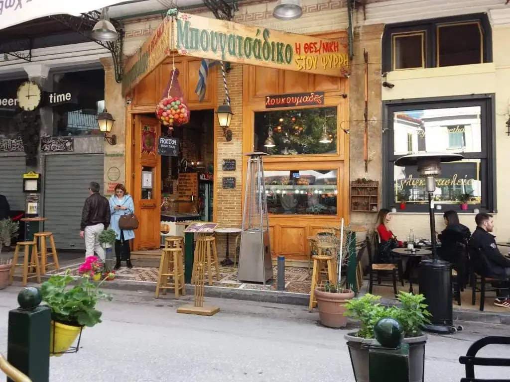 Ateny: Gdzie zjeść jak Grek? Unikaj pułapek, jedz smacznie!