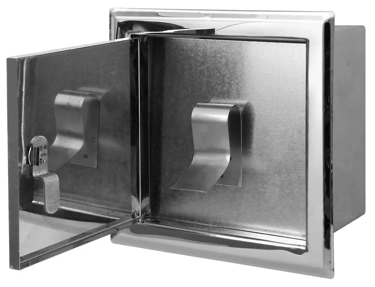 Metalowe drzwiczki wyczystki z zatrzaskiem. Prosty montaż, idealne do komina.