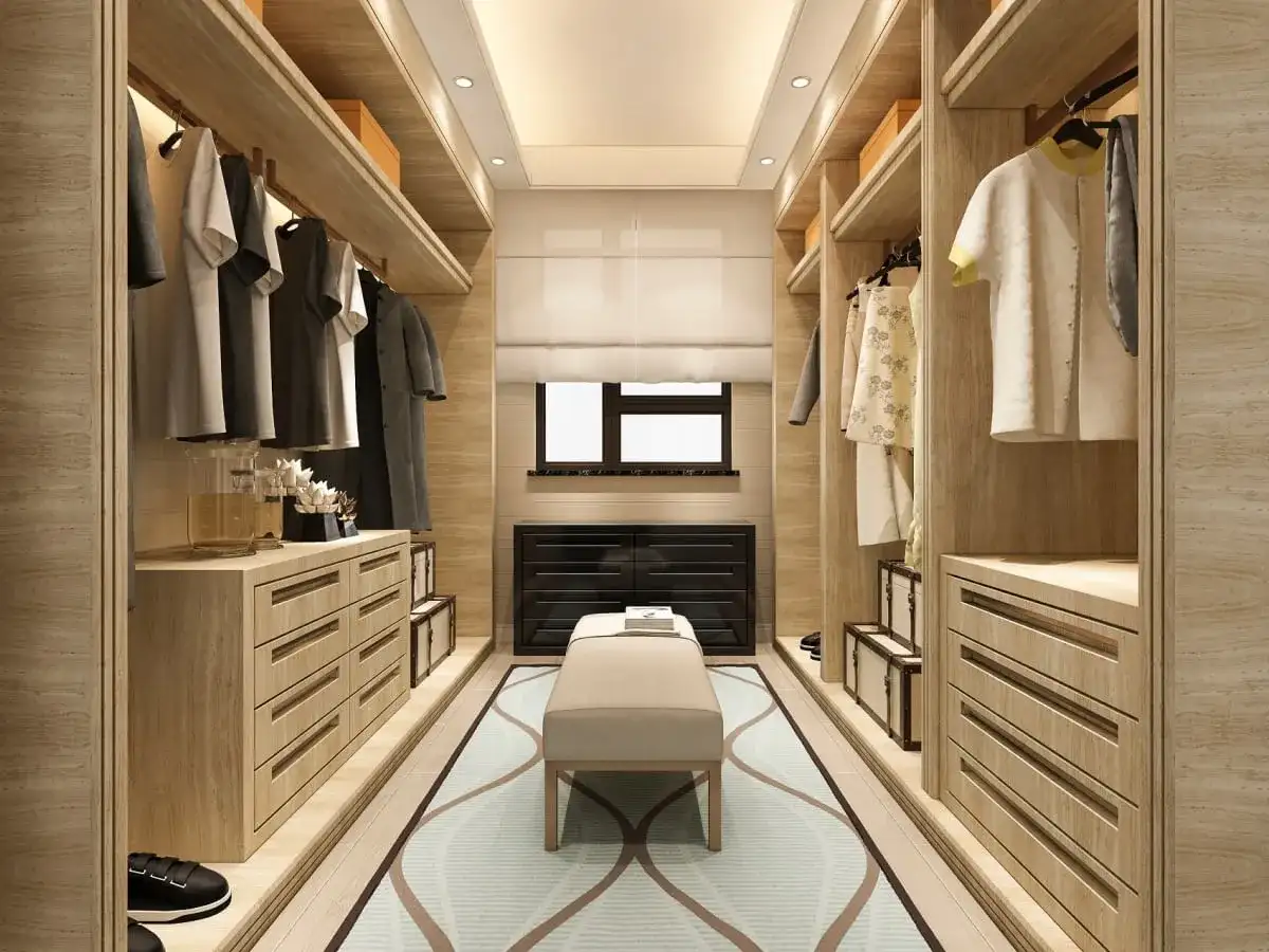 Garderoba z oknem czy bez: co wybrać, aby uniknąć problemów?