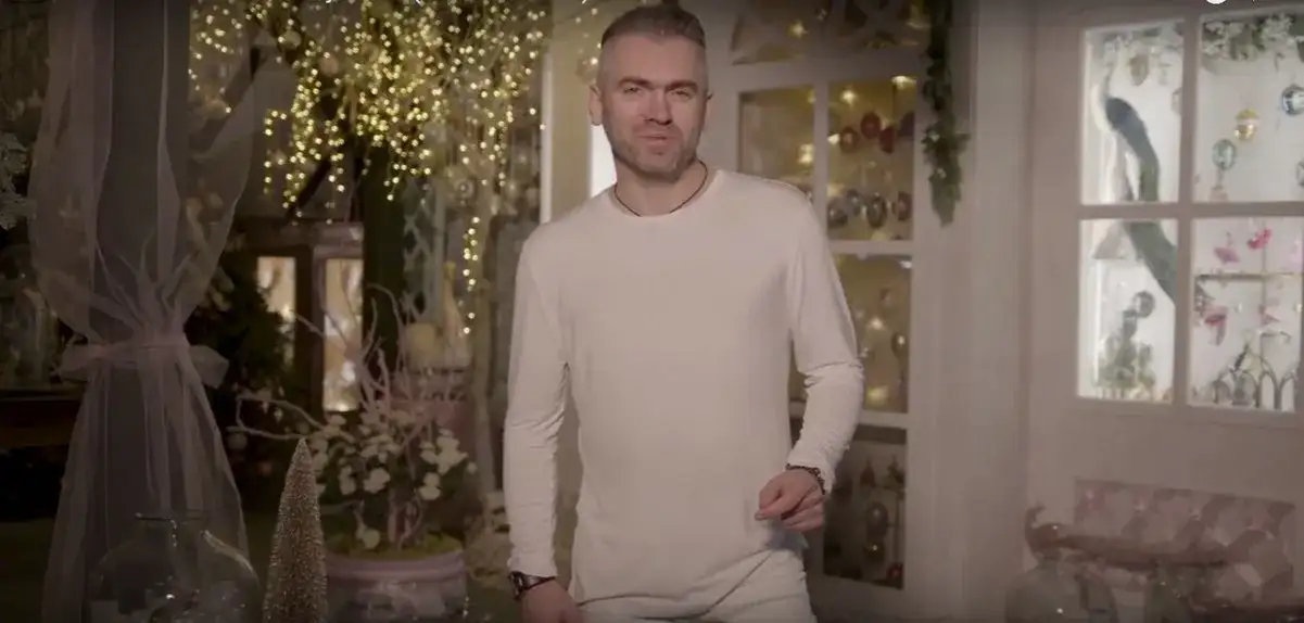 Arkadiusz Wiśniewski: Jaka jest jego rola w Czerwonych Gitarach? Profil