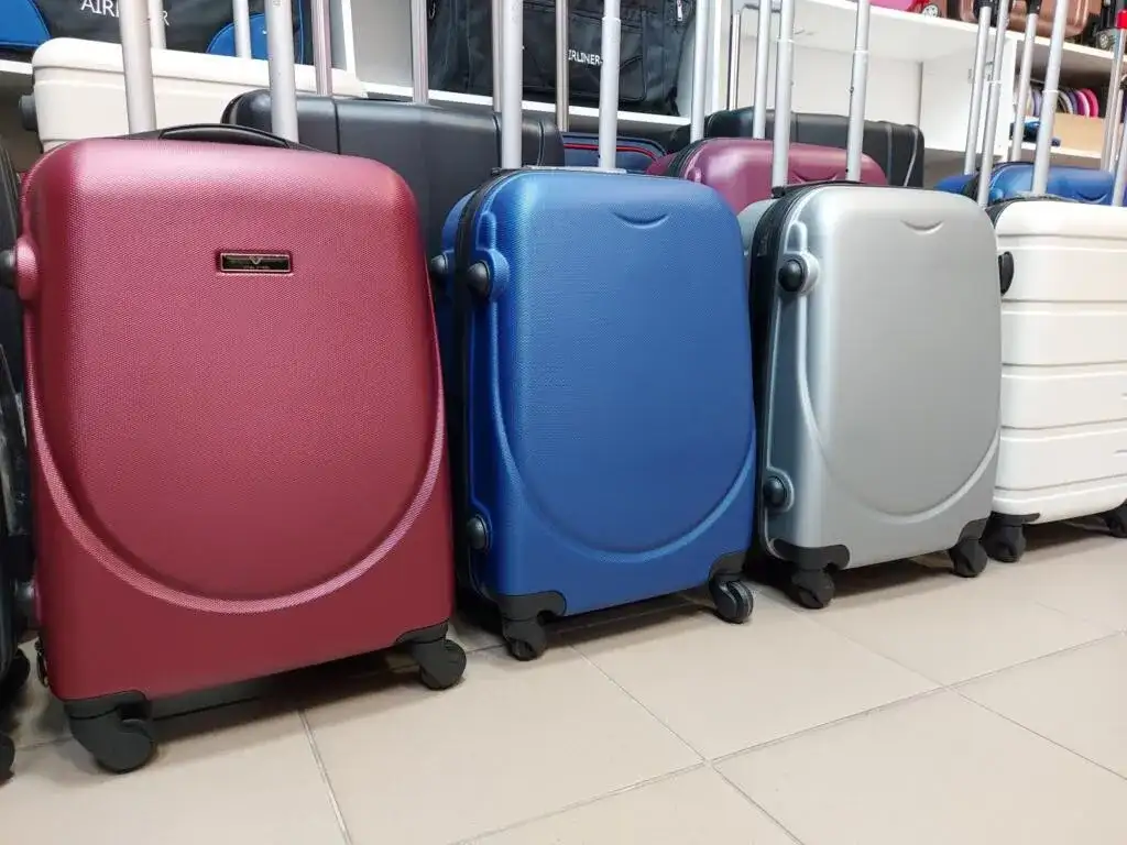 Gdzie kupić walizkę w Warszawie? Sprawdź najlepsze oferty i sklepy