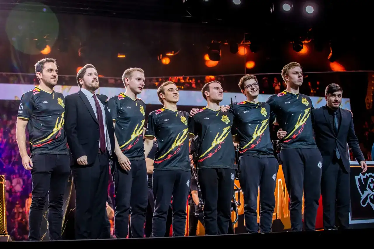 Mistrzostwa Świata LoL: Historia epickich turniejów 2011-2025