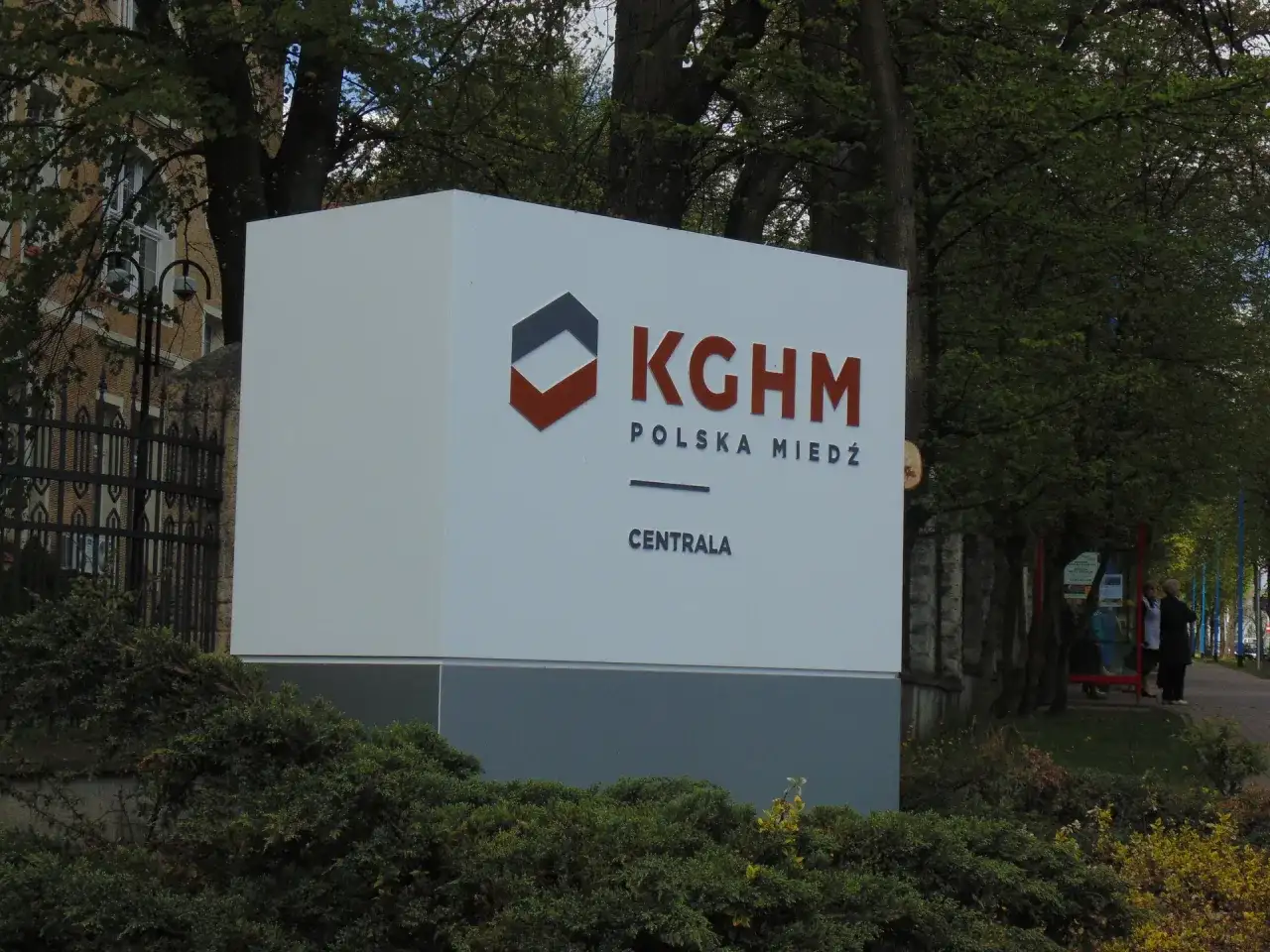 Jak uzyskać dostęp do KGHM Extranet: Proste kroki dla pracowników