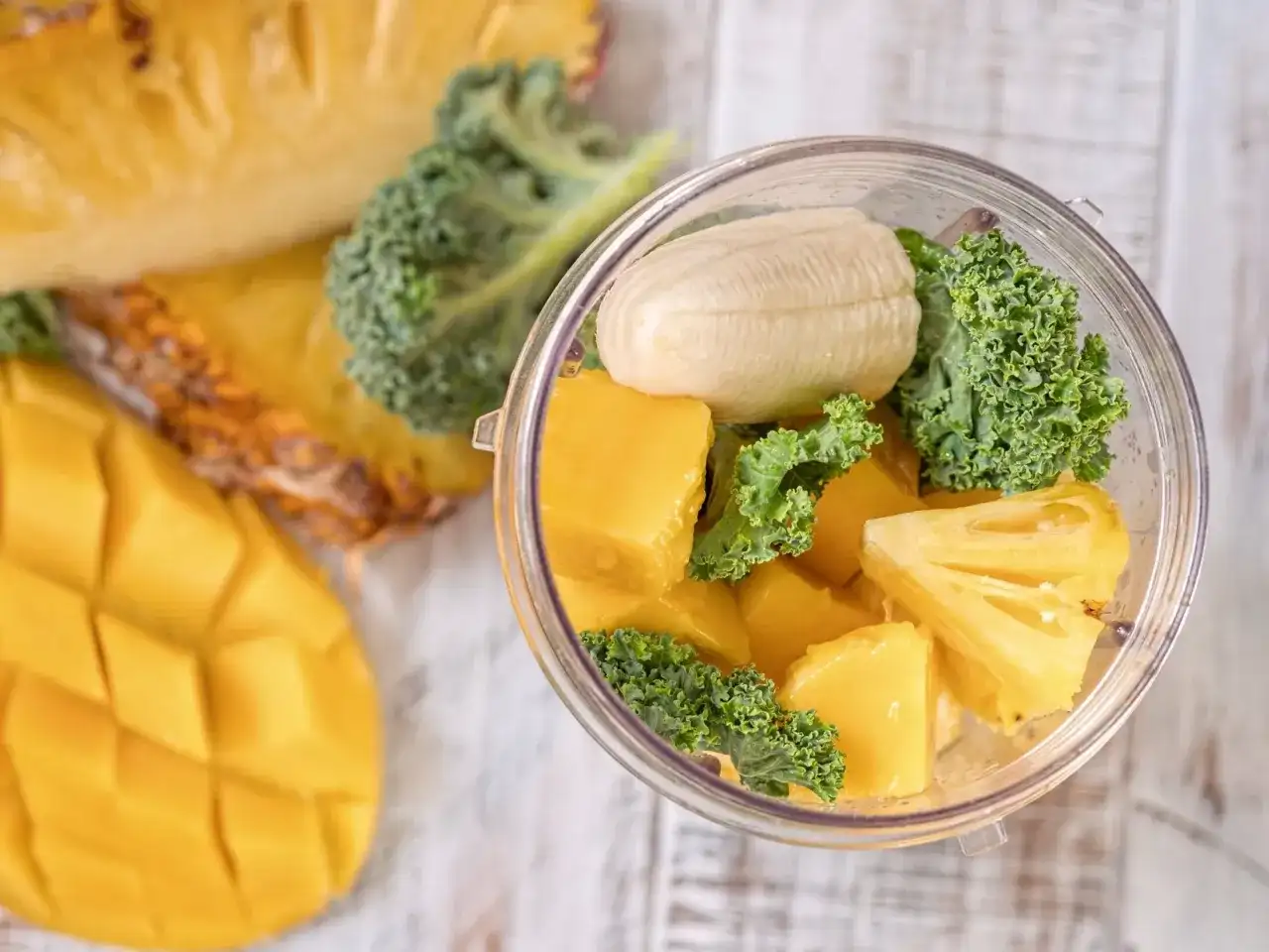 Koktajle z jarmużem: Przepisy, porady i korzyści dla zdrowia