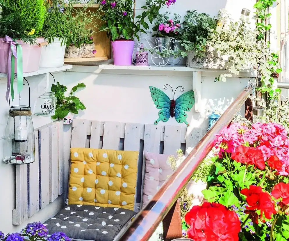 Jak zrobić kwietnik z rury PCV? Poradnik DIY na balkon i do domu