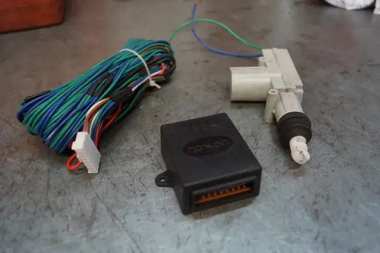 Jak działa centralny zamek? Poznaj mechanizm i naprawy