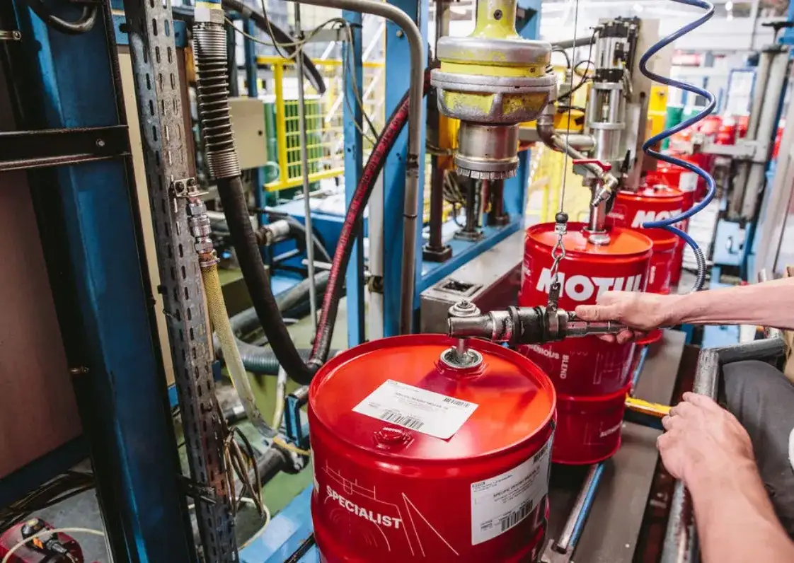 Motul wiki - historia, innowacje i osiągnięcia w branży smarów