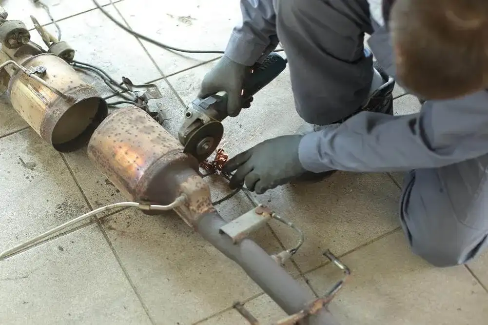 Co daje usunięcie DPF? Korzyści i zagrożenia, które musisz znać