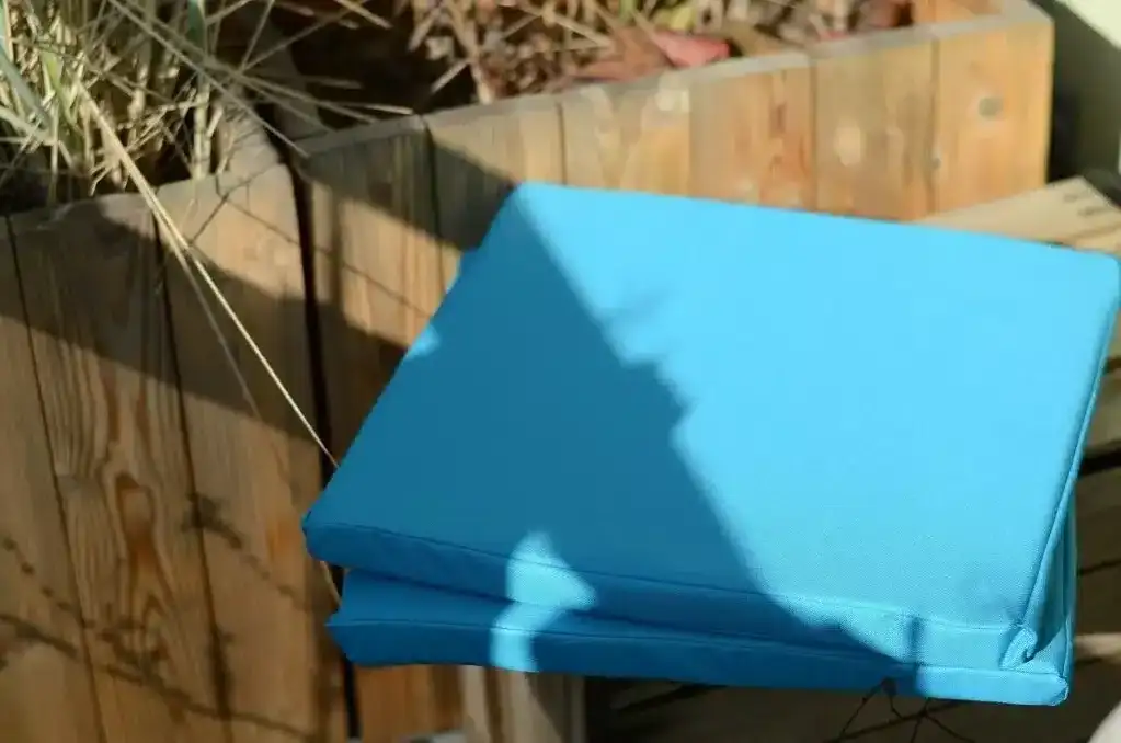 Tkanina wodoszczelna na taras: Koniec mokrych mebli?