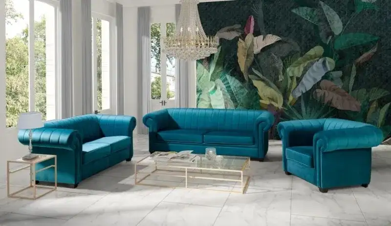 Jaki kolor ścian do turkusowej kanapy, aby uniknąć błędów w aranżacji?