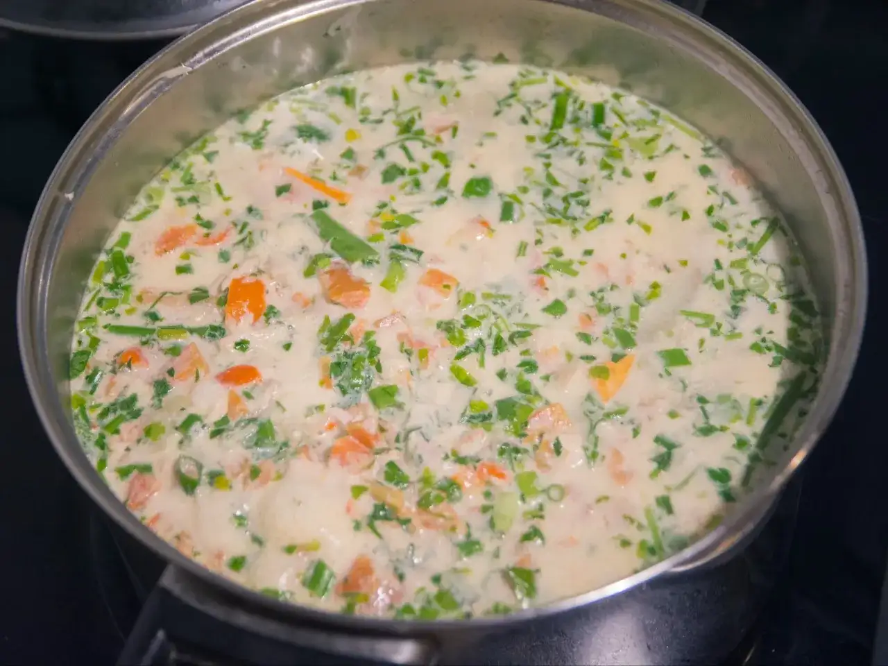 Jak uratować zupę z zważoną śmietaną i przywrócić jej smak