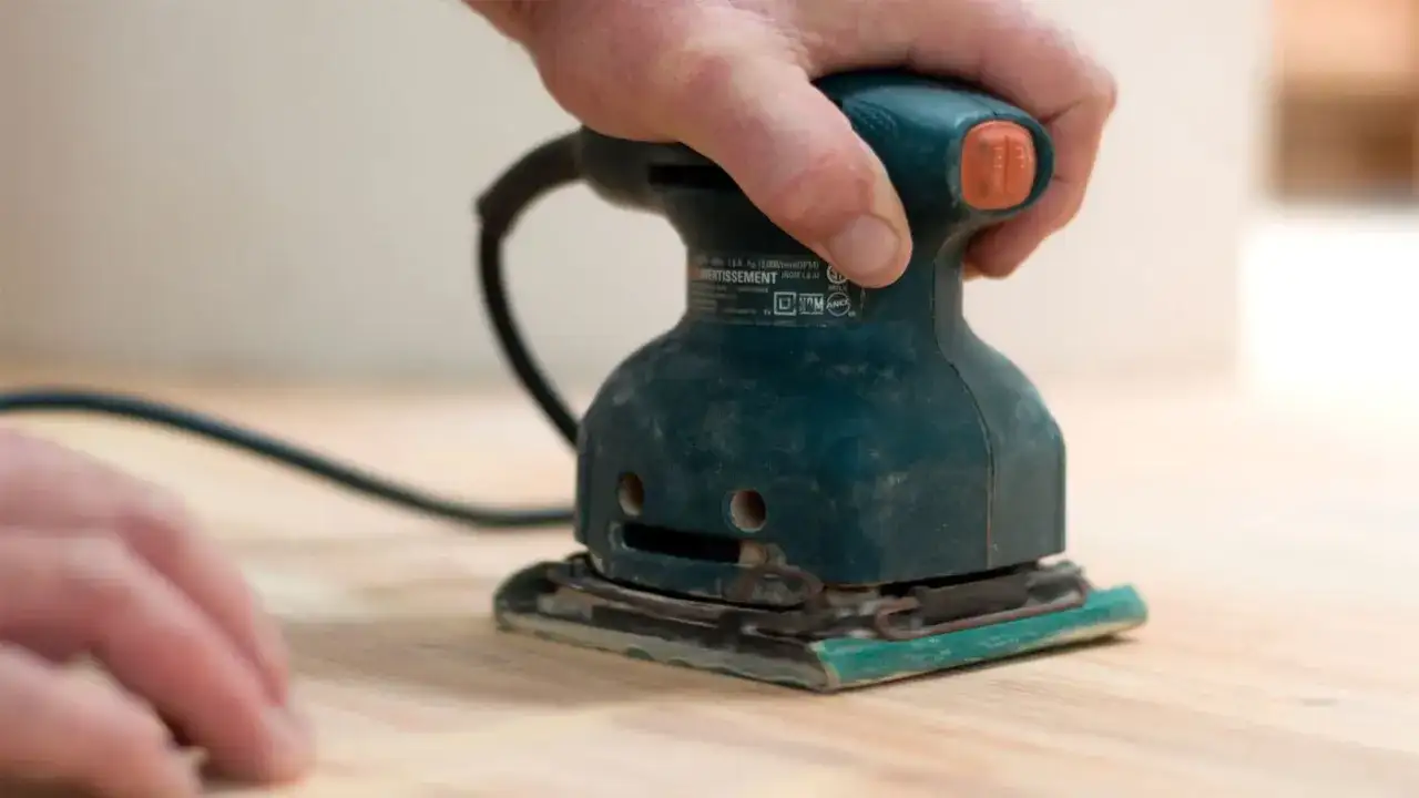 Jak wykorzystać stary parkiet: skuteczne metody renowacji i stylizacji