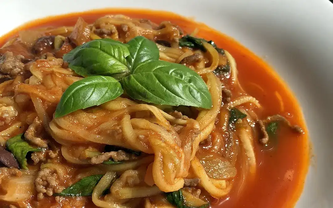 Przepis na sos do spaghetti z cukinią do słoików, który zachwyci smakami