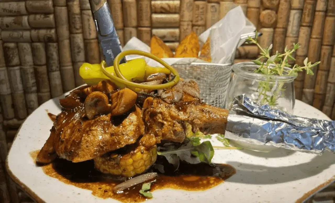 Gdzie zjeść w Jeleniej Górze? Najlepsze restauracje na każdą okazję