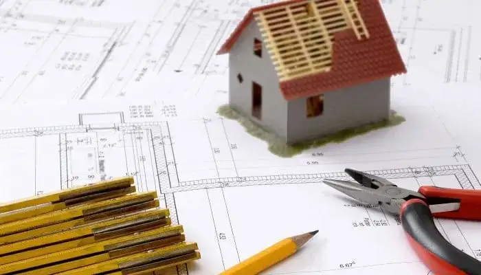 Remont elewacji: zgłoszenie czy pozwolenie? Sprawdź, co wybrać