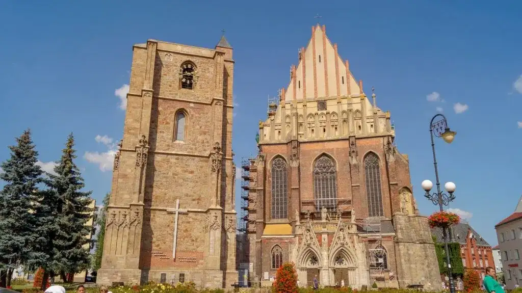 Nysa atrakcje: Odkryj najpiękniejsze miejsca i zabytki w Nysie