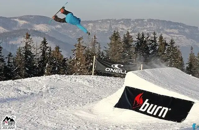 Snowpark Juliany Szczyrk - najlepsze atrakcje i wskazówki dla snowboardzistów