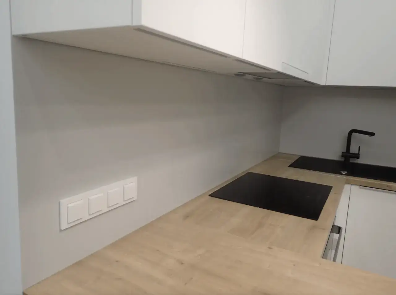 Alternatywy dla płytek w kuchni: przegląd, koszty, inspiracje