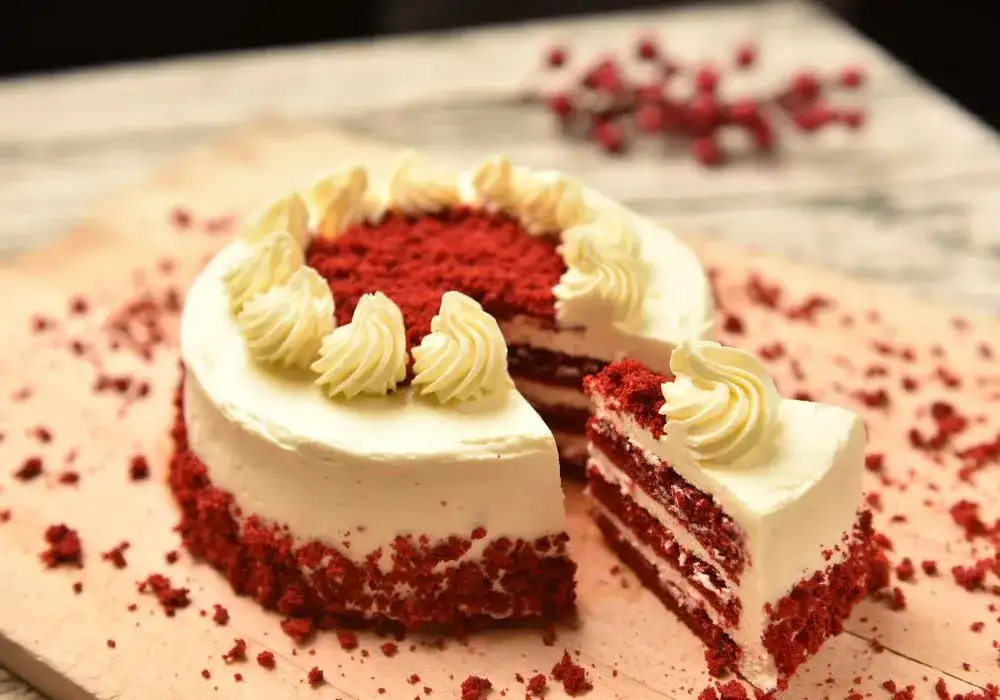 Jak zrobić ozdoby na tort dla dziecka - proste i kolorowe pomysły