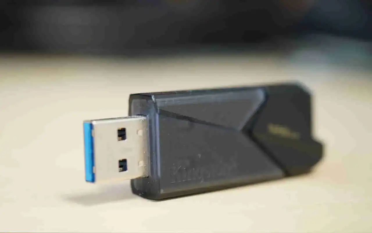 Twój pendrive nie działa? Napraw go i odzyskaj dane!