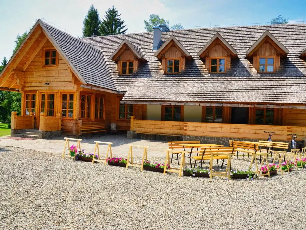 Ile kosztuje nocleg w schronisku? Ceny w popularnych lokalizacjach