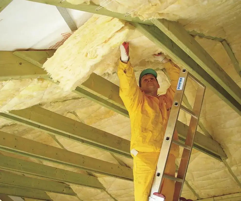 Wlot powietrza na dach: klucz do skutecznej wentylacji poddasza