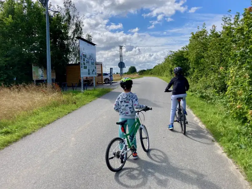 Najlepsze mapy tras rowerowych nad morzem dla rodzinnych wypraw