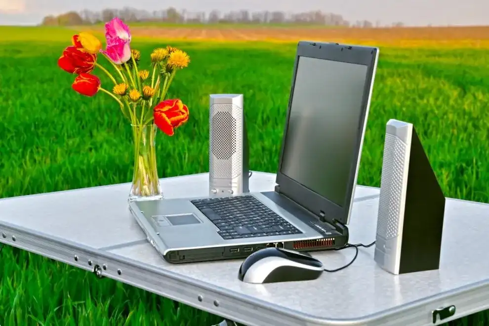 Jak włączyć głośniki w monitorze i cieszyć się dźwiękiem bez problemów