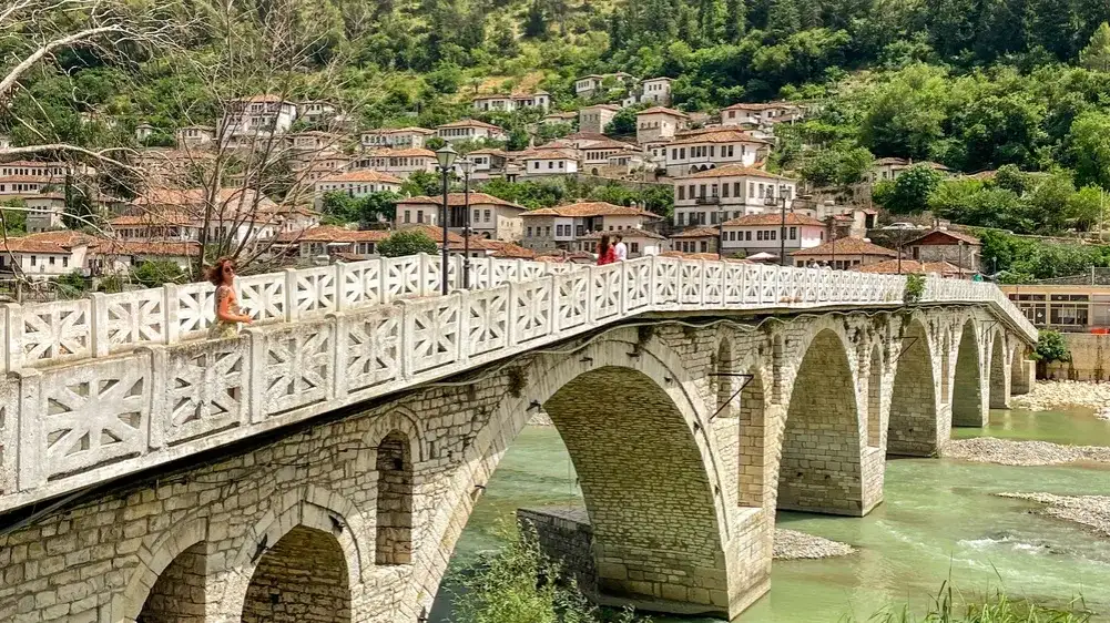 Czy w Albanii jest bezpiecznie dla kobiet? Oto, co musisz wiedzieć