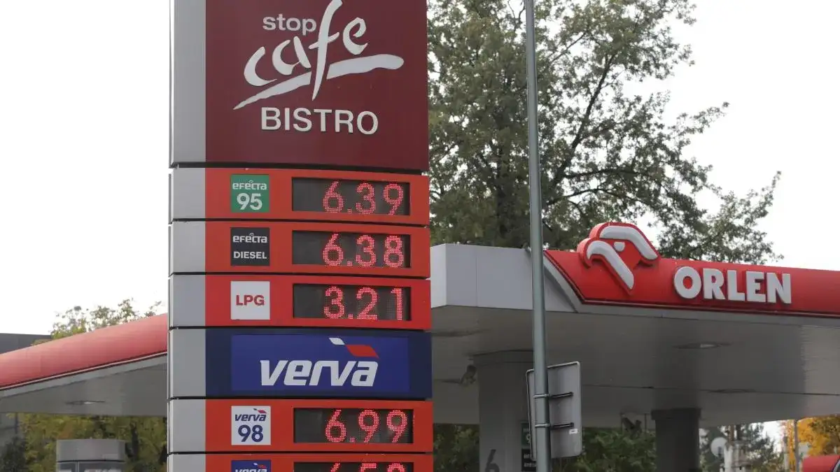 Po ile ropa na Orlenie? Sprawdź aktualne ceny paliw w Ostrołęce