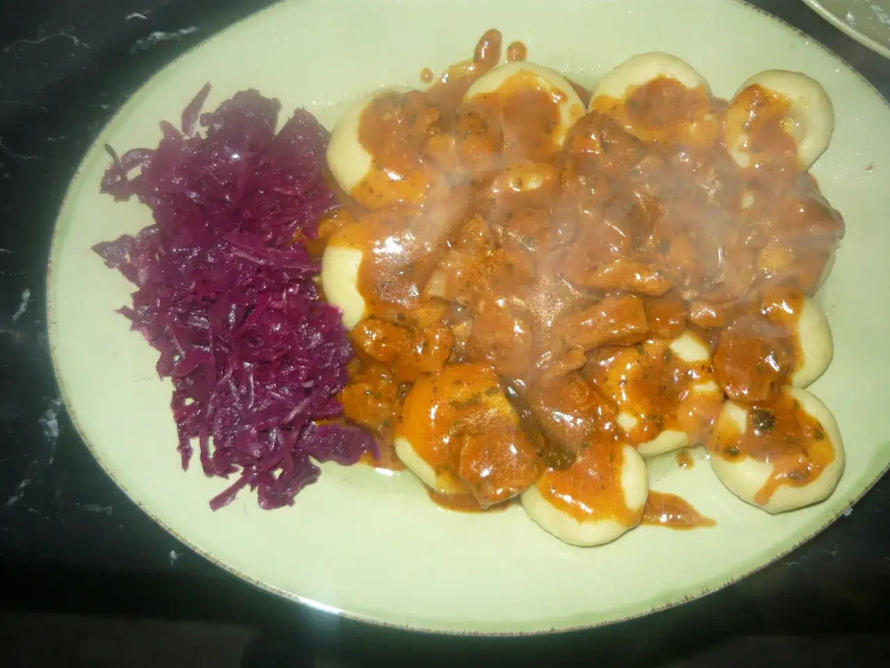 Co do klusek śląskich bez mięsa? Pyszne wegańskie przepisy i sosy