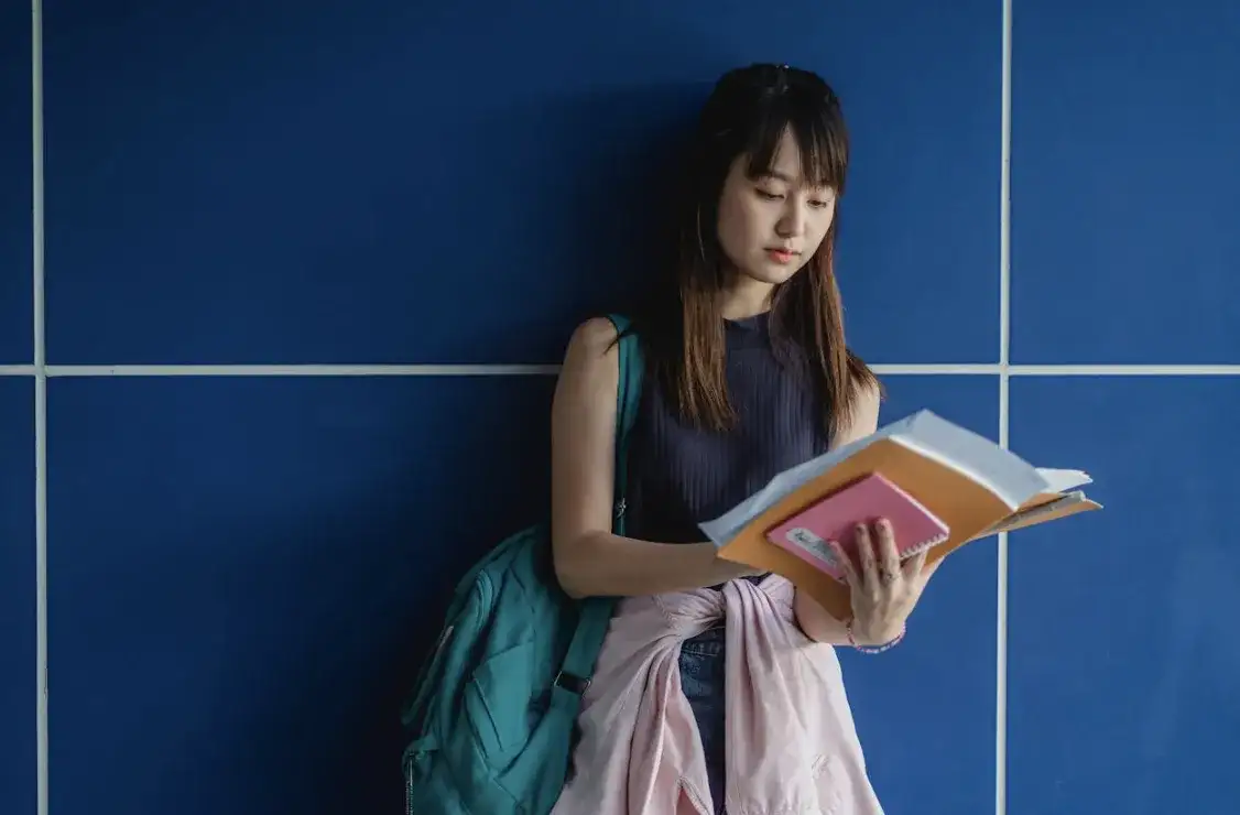 Co powinno znaleźć się w szkolnym plecaku? Lista must-have na 2025/2026