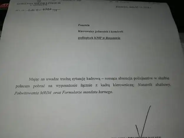 Jak napisać raport o zwolnienie z policji - przygotuj dokument krok po kroku