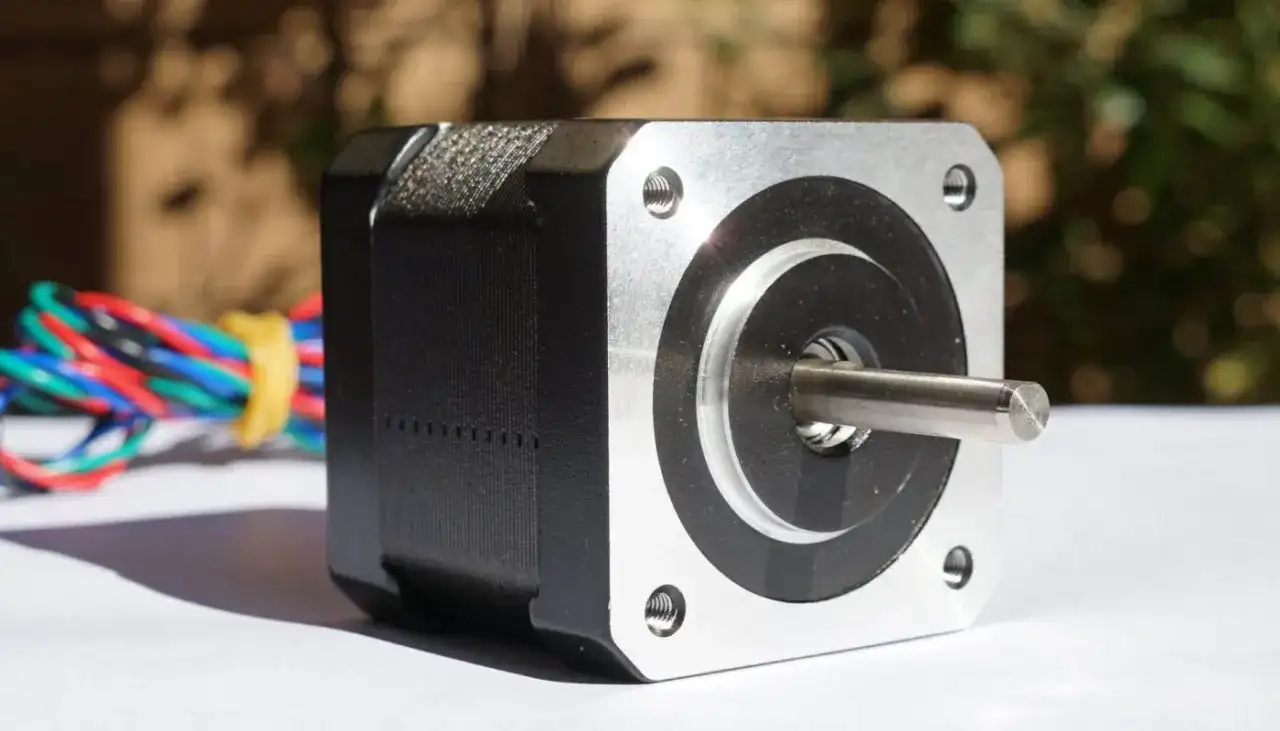 Silnik krokowy: objawy, diagnoza i naprawa. Koszty i porady