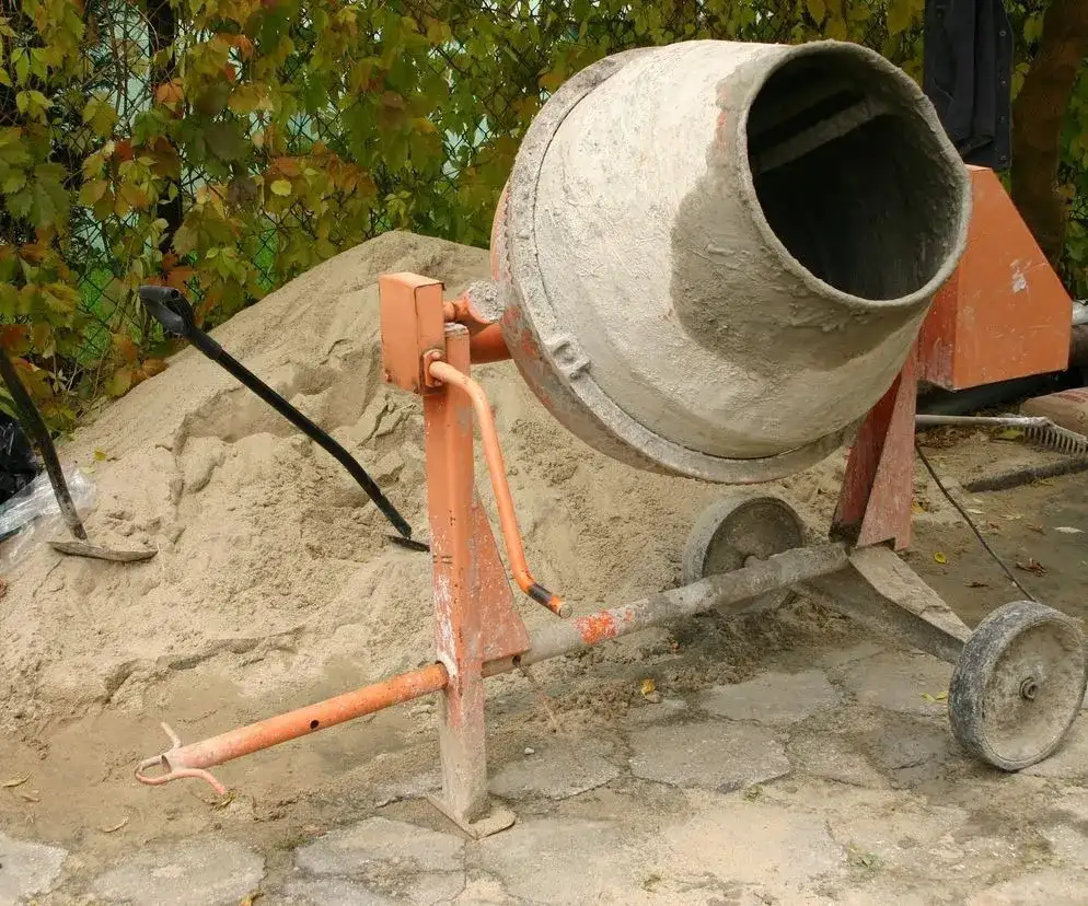 Jak zrobić mocny beton B25? Proporcje, mieszanie i pielęgnacja