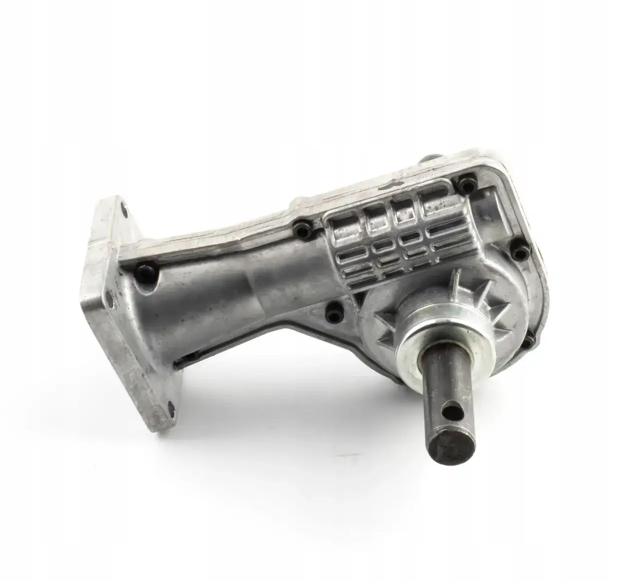 Ile oleju do przekładni glebogryzarki? Sprawdź, aby uniknąć problemów