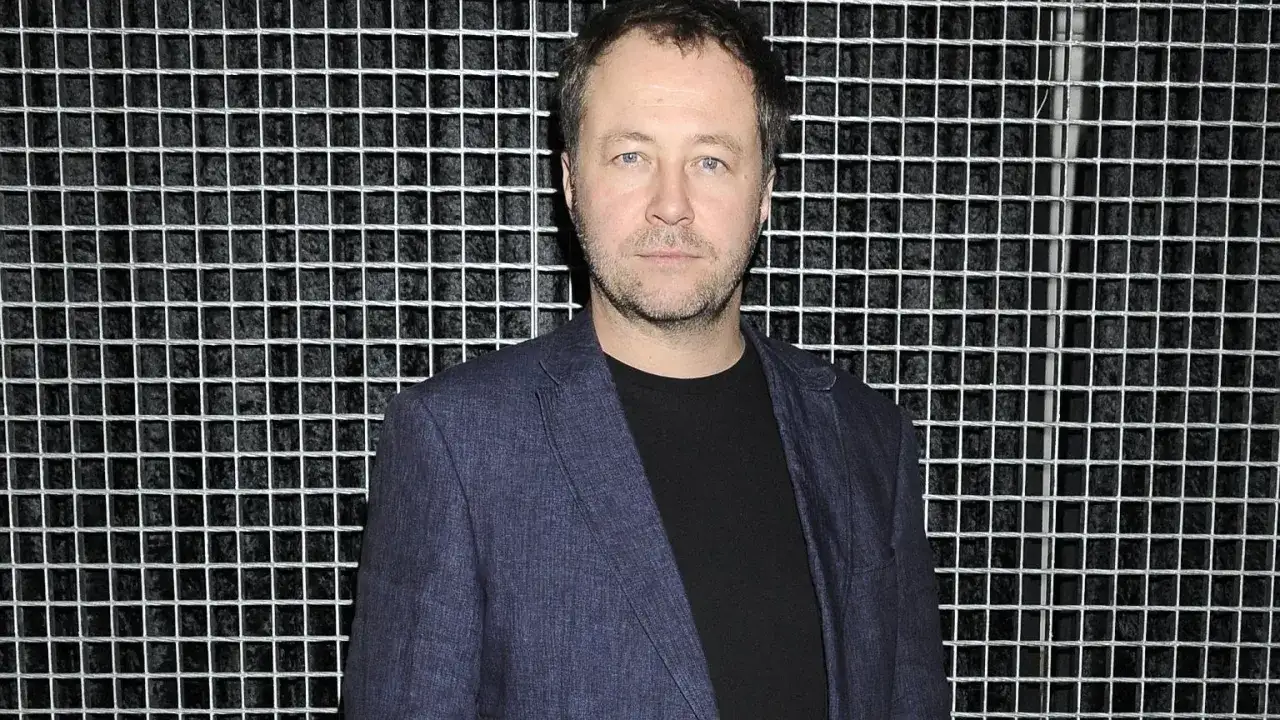 Krzysztof Banaszyk na co zmarł? Pytanie to nurtuje wielu. Na zdjęciu widzimy jego portret.