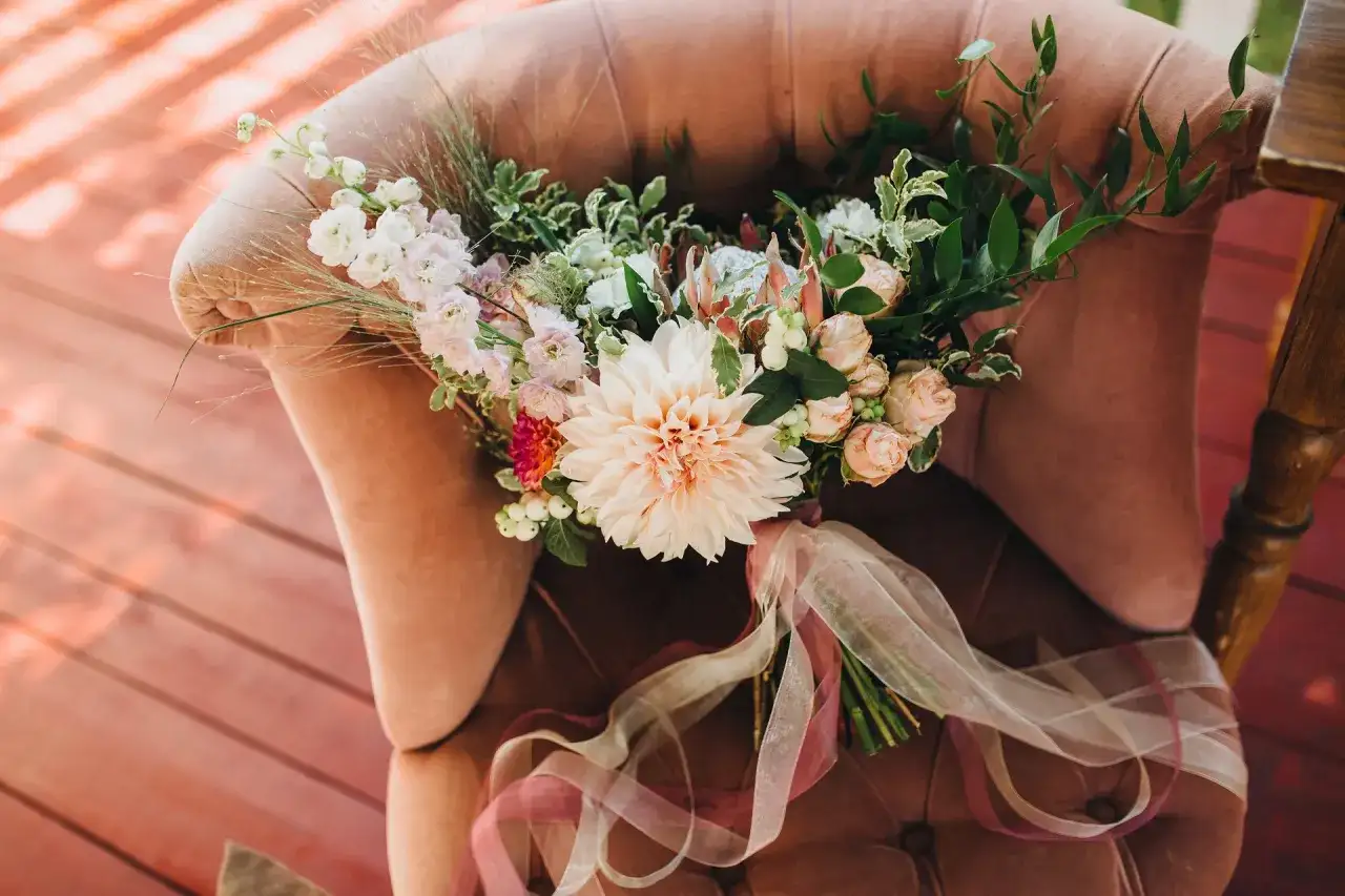 Jaki bukiet na wesele? Wybierz idealne kwiaty do swojej uroczystości