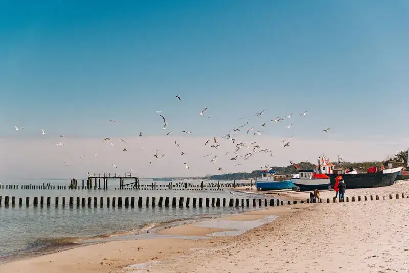 Mielno: Co zwiedzać? Od plaży po jezioro atrakcje dla każdego!