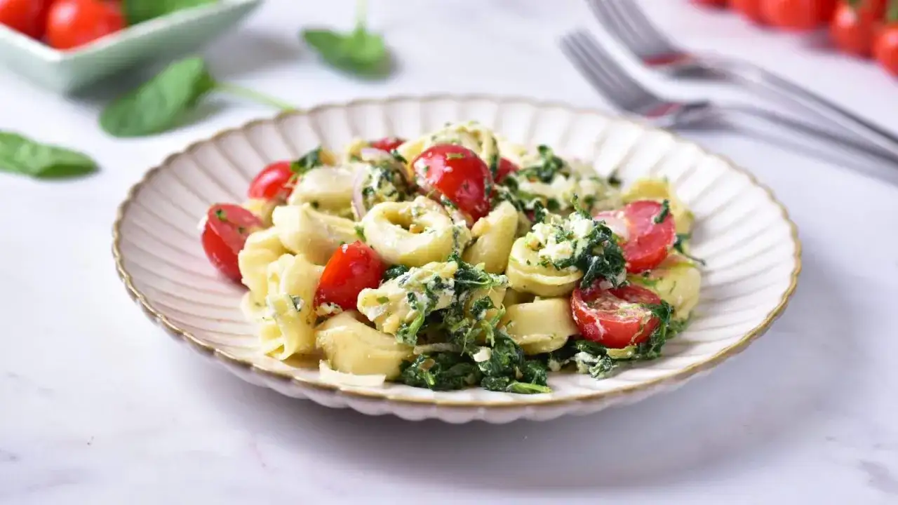 Tortellini na obiad? Odkryj 20+ przepisów na szybkie dania!