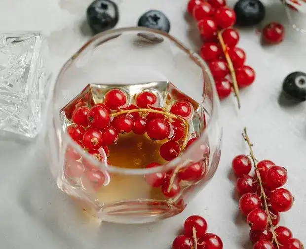 Czy przepis na nalewkę porzeczkową to klucz do domowego eliksiru?