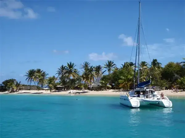 Najlepsze terminy na rejs po Karaibach: uniknij sezonu huraganowego