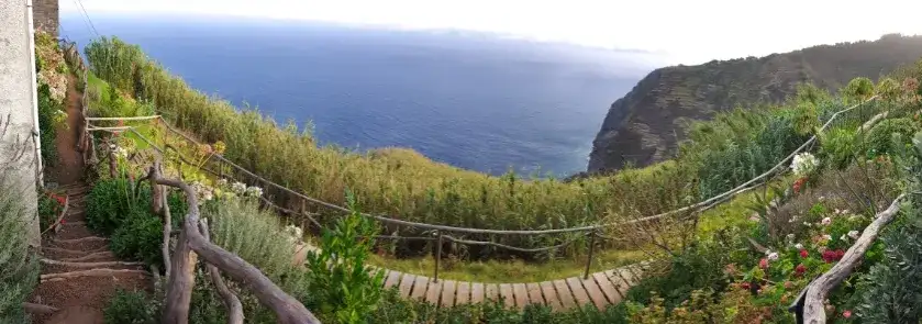 Najlepsze miejsca na nocleg na Maderze – uniknij rozczarowania