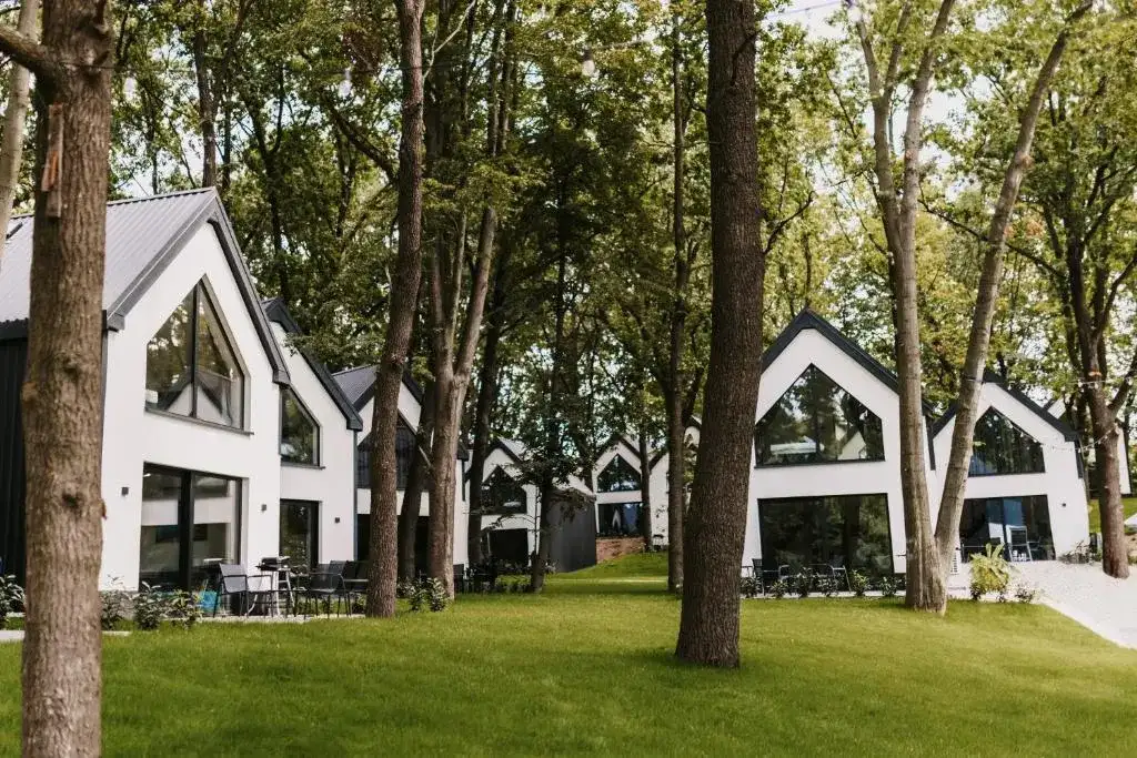 Nowoczesne domki nad jeziorem Nyskim – idealne miejsce na relaks
