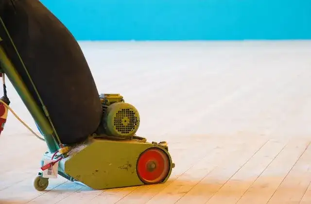 Jak cyklinować parkiet samodzielnie i uniknąć najczęstszych błędów