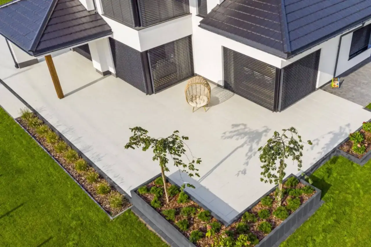 Nawierzchnia na taras betonowy: Wybierz idealną na lata!