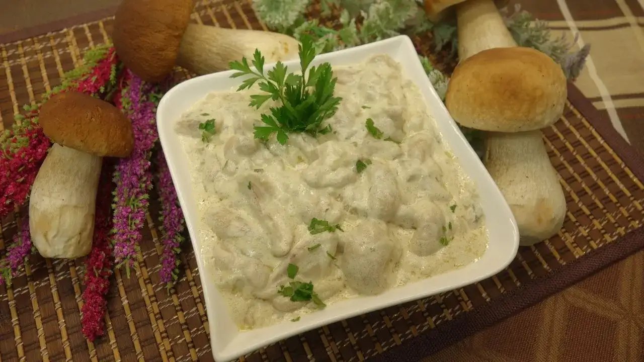 Jak zrobić sos z maślaków, który zachwyci Twoich gości