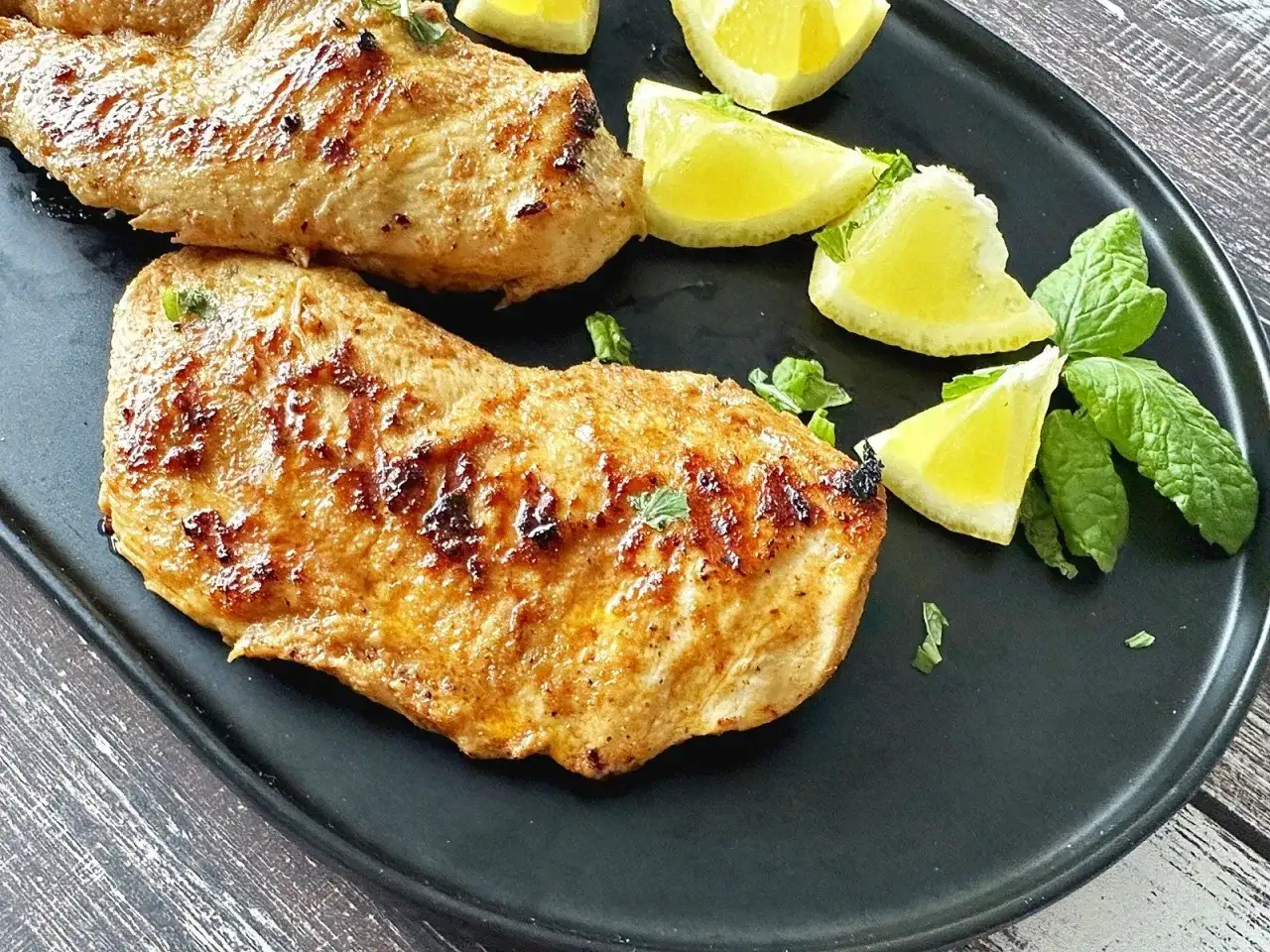 Soczysta pierś z kurczaka na grillu – najlepsze przepisy i triki