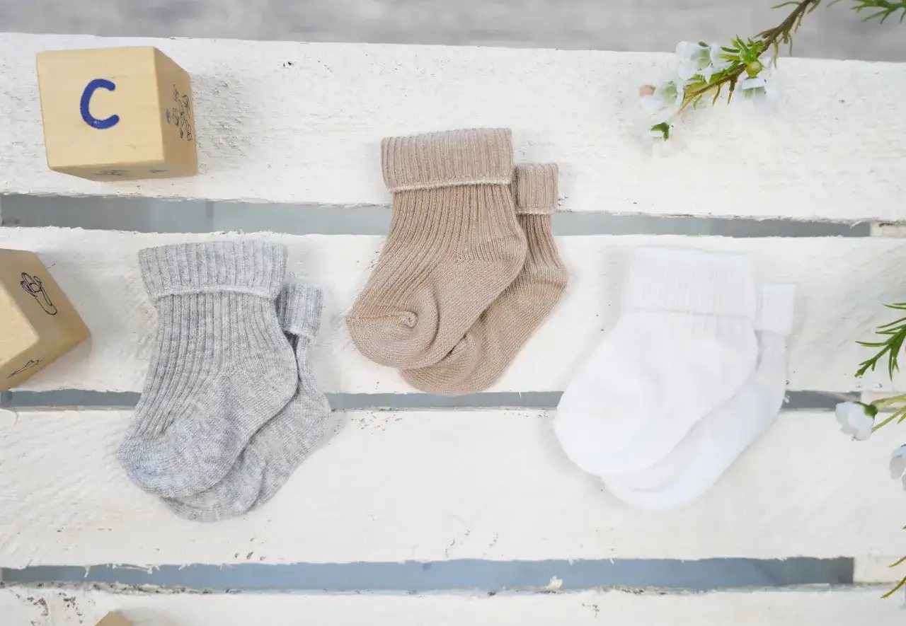 Skarpetki 3-6 msc: Jaki rozmiar? Wybierz idealne i bezuciskowe!