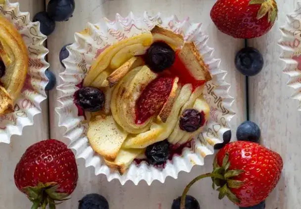 Muffiny z ciasta francuskiego to przepis na hit imprezy pełen smaku